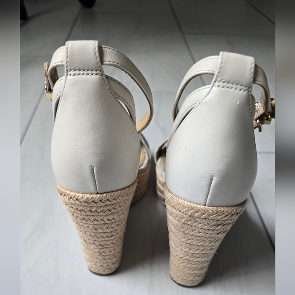 MICHAEL KORS Kimberly Logo and Leather Wedges Sandals Vanilla Cream Shoes Sz 7.5 - Picture 6 of 16